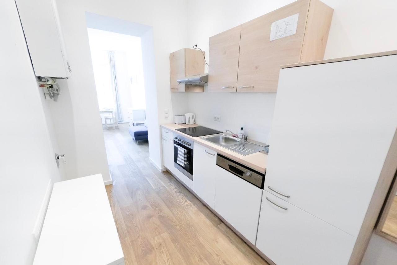 Apartment - Metro 1160